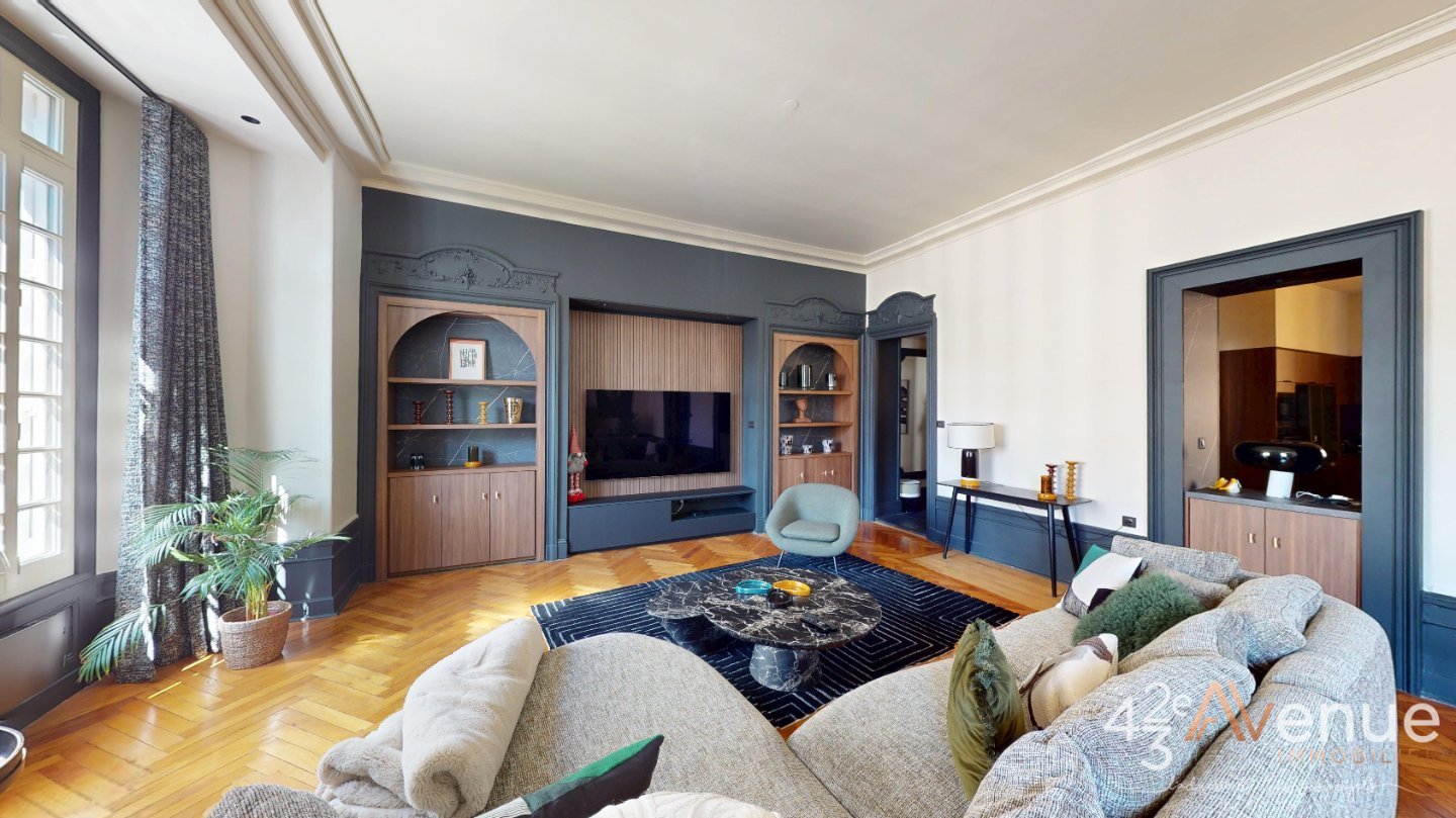 Appartement Haussmannien prestige 178m2 A VENDRE - ST ETIENNE LIB�RATION - 181 m2 - 359�000�&euro;