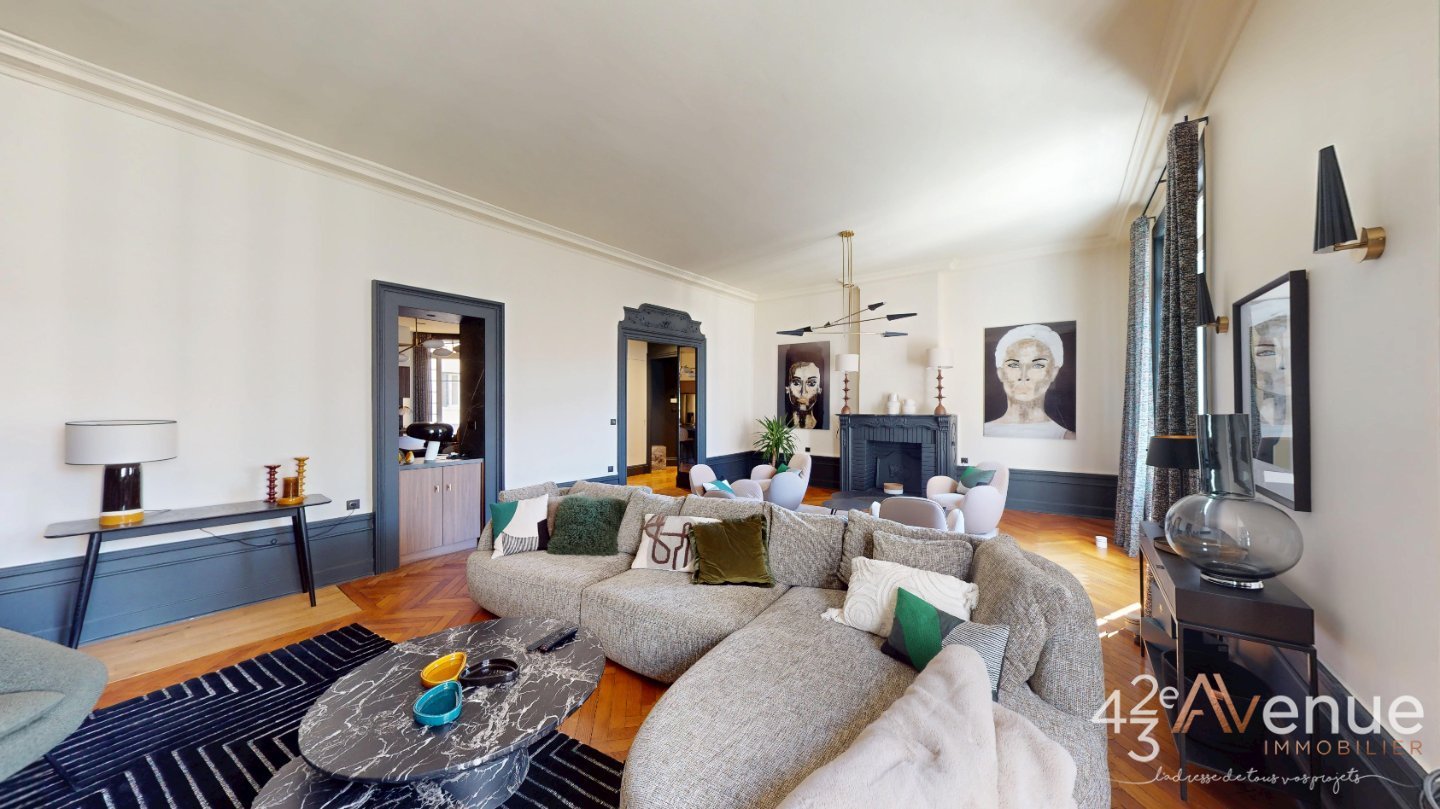 Appartement Haussmannien prestige 178m2 A VENDRE - ST ETIENNE LIB�RATION - 181 m2 - 359�000�&euro;