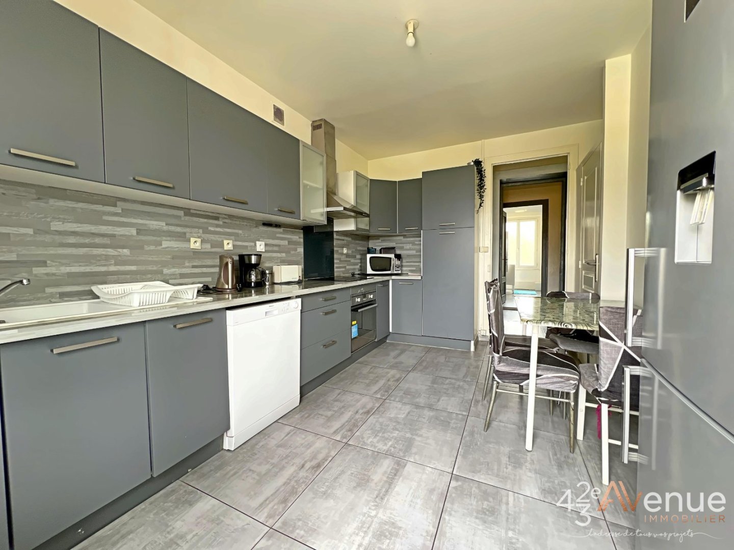 APPARTEMENT T4 A VENDRE - ST ETIENNE MONTHIEU - 96.81 m2 - 95000€