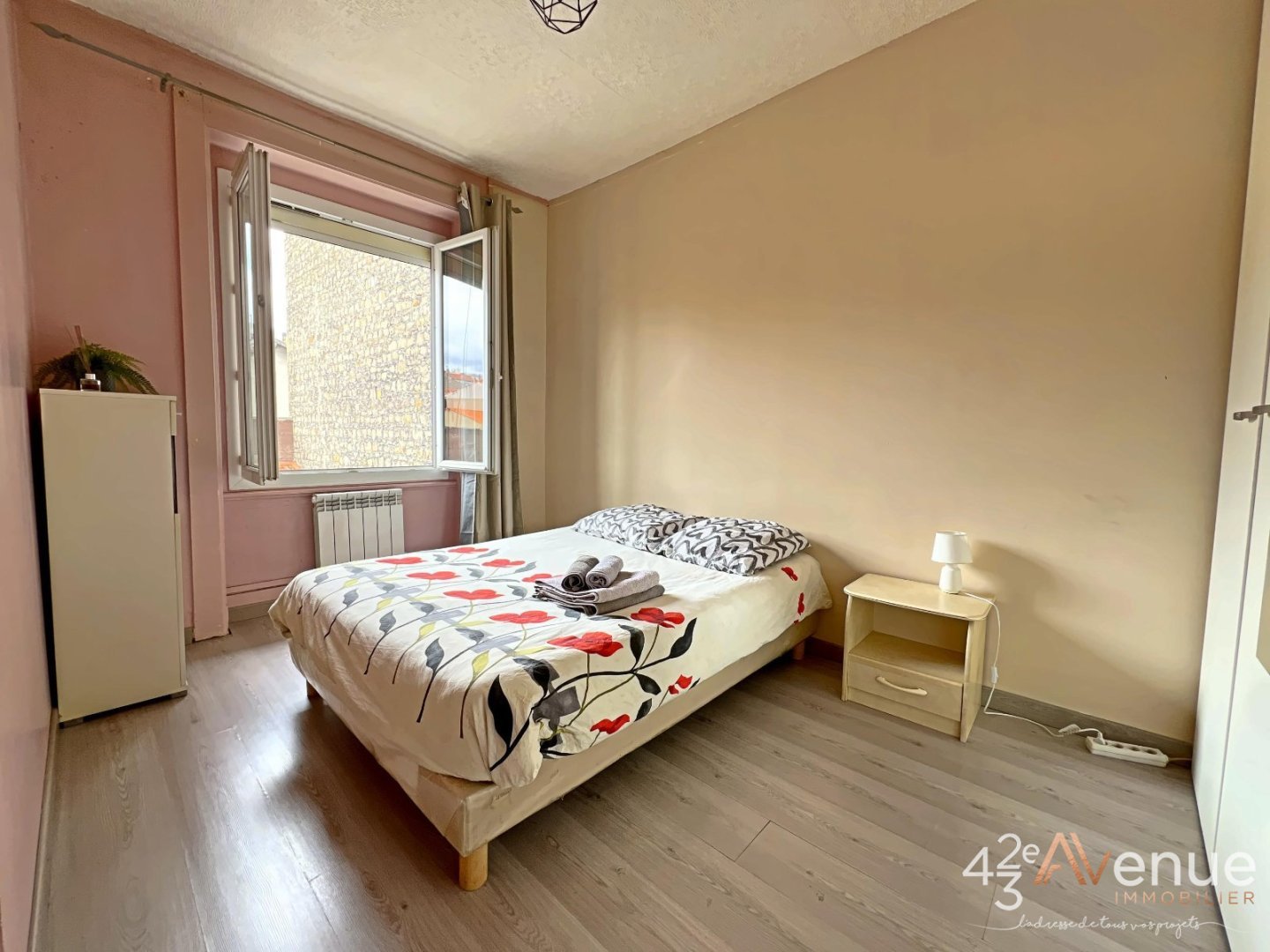 APPARTEMENT T4 A VENDRE - ST ETIENNE MONTHIEU - 96.81 m2 - 95000€