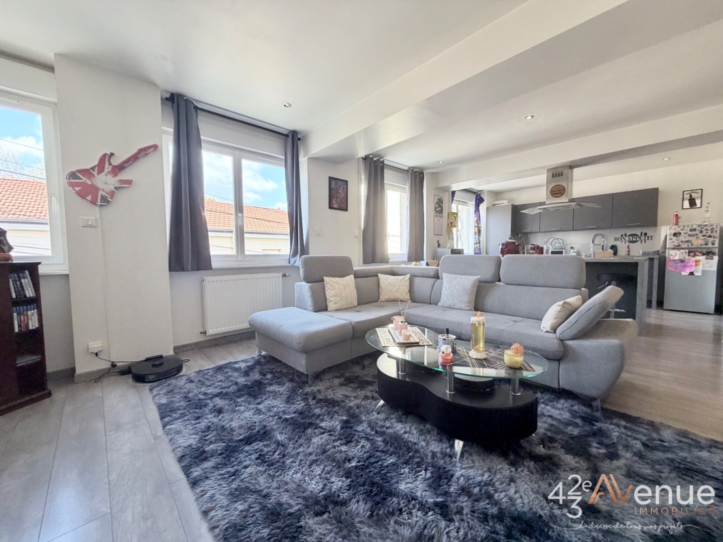APPARTEMENT T4 A VENDRE - ST ETIENNE Secteur Croix Mission - 90.11 m2 - 115 000 &euro;