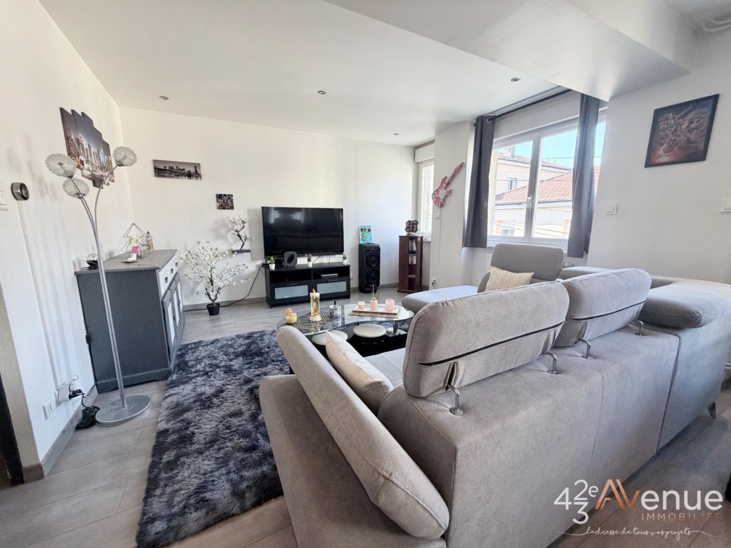 APPARTEMENT T4 A VENDRE - ST ETIENNE Secteur Croix Mission - 90.11 m2 - 115 000 &euro;