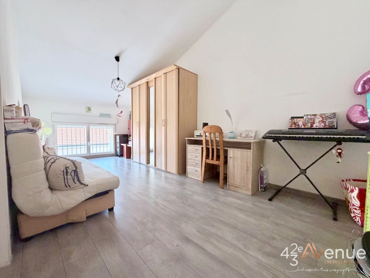 APPARTEMENT T4 A VENDRE - ST ETIENNE Secteur Croix Mission - 90.11 m2 - 115 000 &euro;