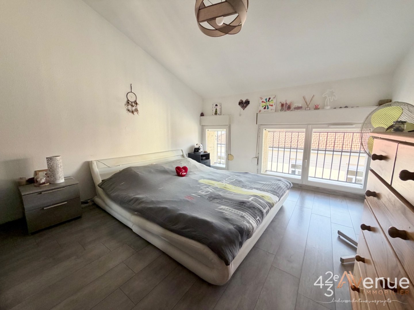 APPARTEMENT T4 A VENDRE - ST ETIENNE Secteur Croix Mission - 90.11 m2 - 115 000 &euro;