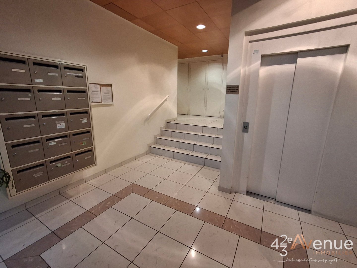 APPARTEMENT T4 A VENDRE - ST JUST ST RAMBERT SAINT JUST - 81.81 m2 - 215�000�&euro;