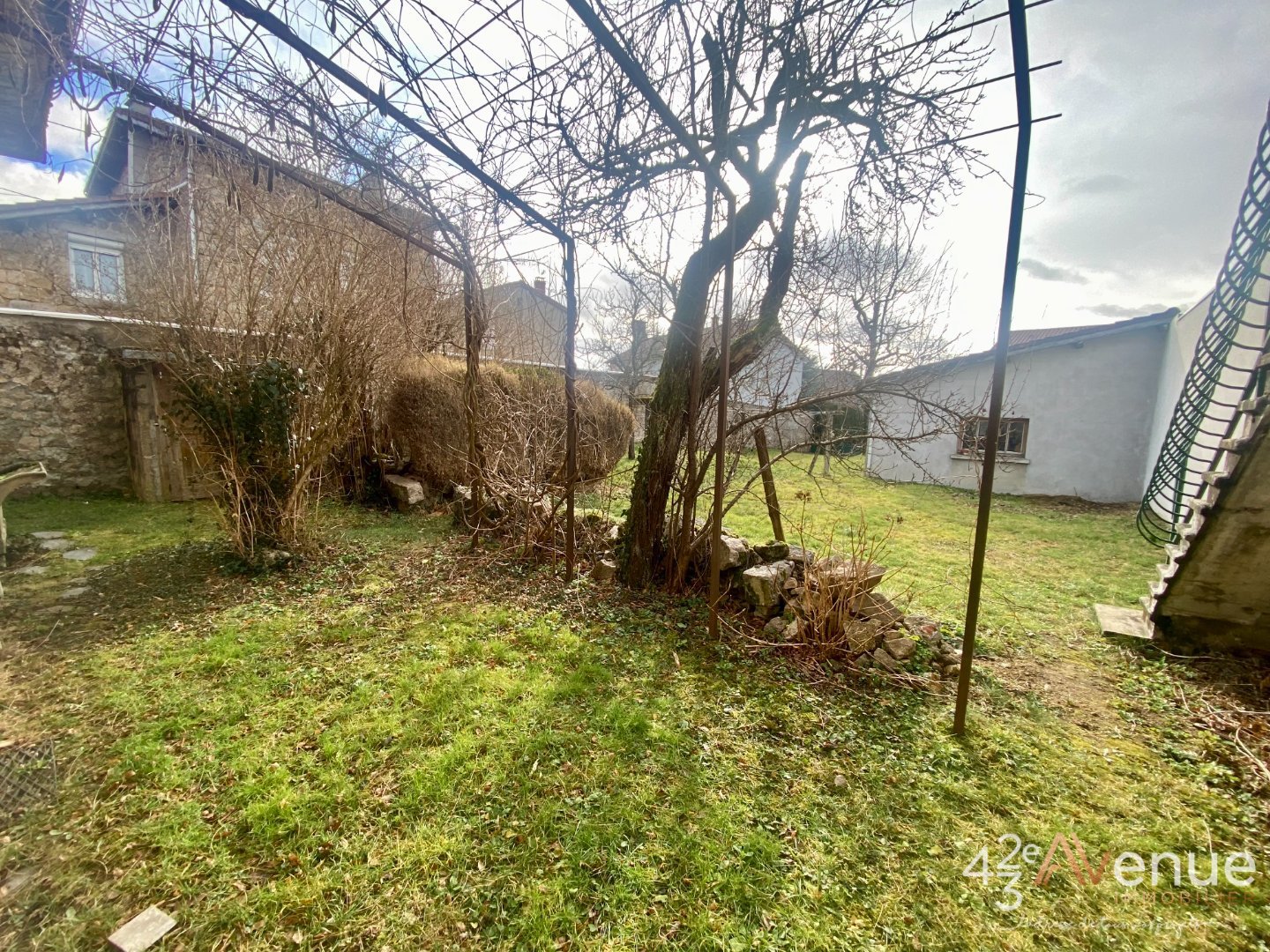 Appartement rez de jardin A VENDRE - STE SIGOLENE - 100 m2 - 99000€