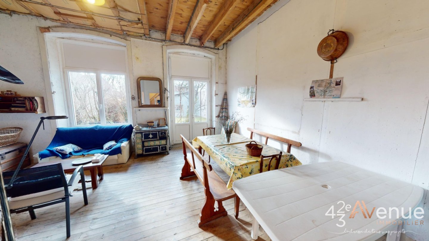 Appartement rez de jardin A VENDRE - STE SIGOLENE - 97.57 m2 - 88�000�&euro;