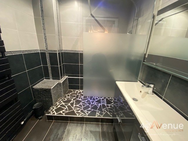 APPARTEMENT T5 A LOUER - LA FOUILLOUSE HYPER CENTRE - 93.37 m2 - 834 &euro; charges comprises par mois