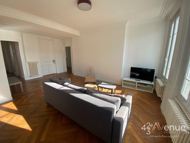 APPARTEMENT T5 A LOUER - ST ETIENNE PLACE CARNOT - 101.1 m2 - 773 &euro; charges comprises par mois