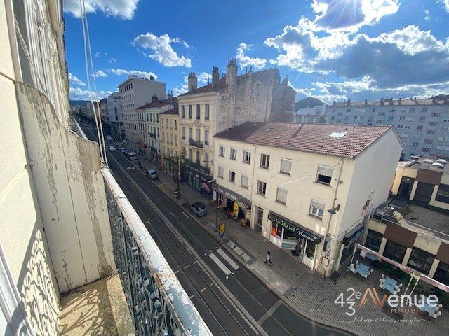 APPARTEMENT T5 A LOUER - ST ETIENNE PLACE CARNOT - 101.1 m2 - 773 &euro; charges comprises par mois