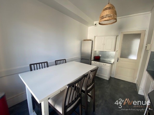 APPARTEMENT T5 A LOUER - ST ETIENNE PLACE CARNOT - 101.1 m2 - 773 &euro; charges comprises par mois