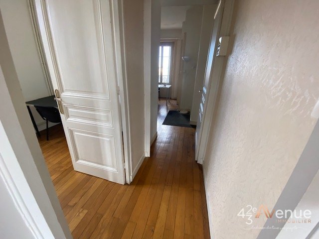 APPARTEMENT T5 A LOUER - ST ETIENNE PLACE CARNOT - 101.1 m2 - 773 &euro; charges comprises par mois