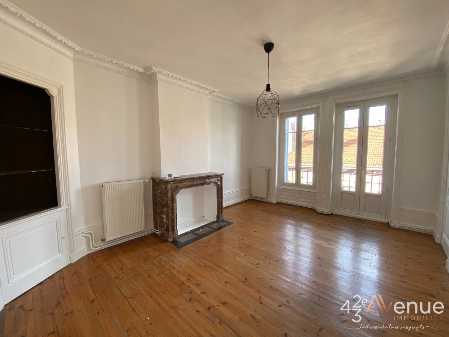 APPARTEMENT T5 A LOUER - ST ETIENNE QUARTIER TREFILERIE - 110 m2 - 700 &euro; charges comprises par mois