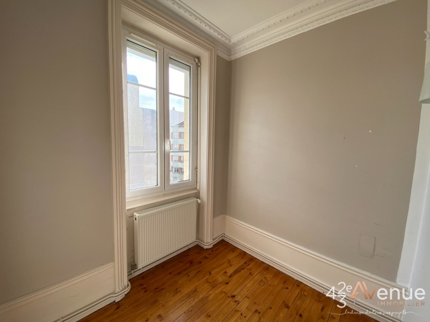 APPARTEMENT T5 A LOUER - ST ETIENNE QUARTIER TREFILERIE - 110 m2 - 700 &euro; charges comprises par mois