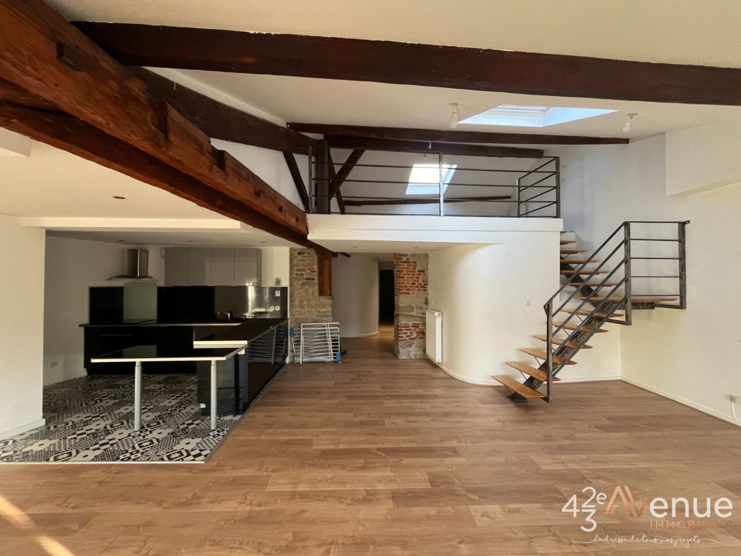 APPARTEMENT T5 A LOUER - ST ETIENNE QUARTIER URSULES - 113.69 m2 - 1�035�&euro; charges comprises par mois