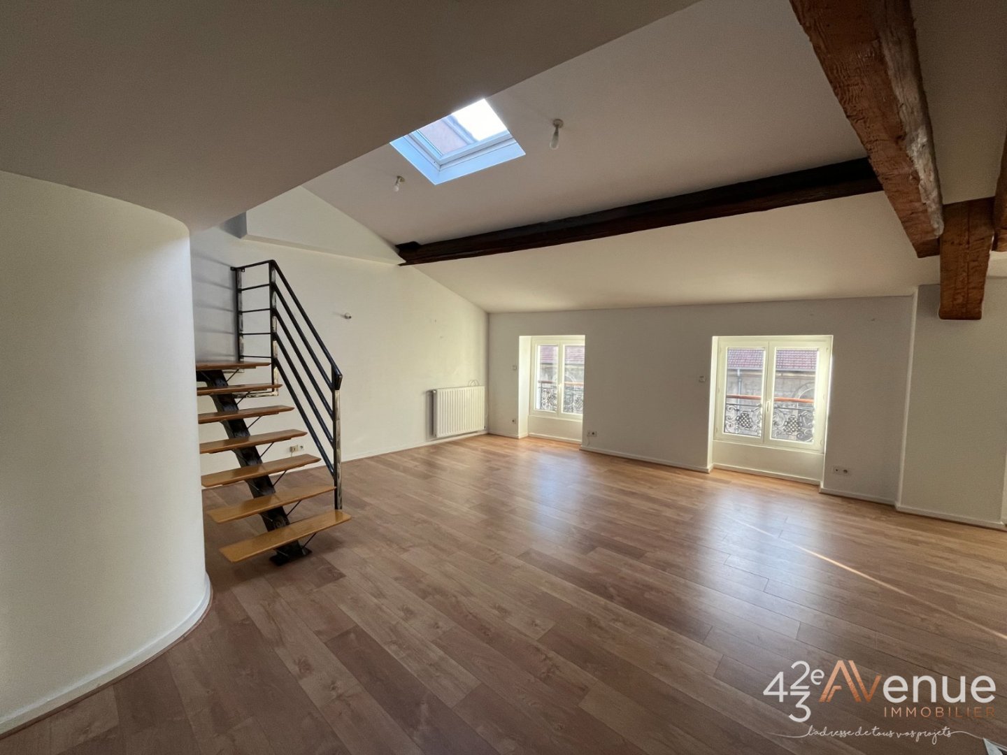 APPARTEMENT T5 A LOUER - ST ETIENNE QUARTIER URSULES - 113.69 m2 - 1�035�&euro; charges comprises par mois