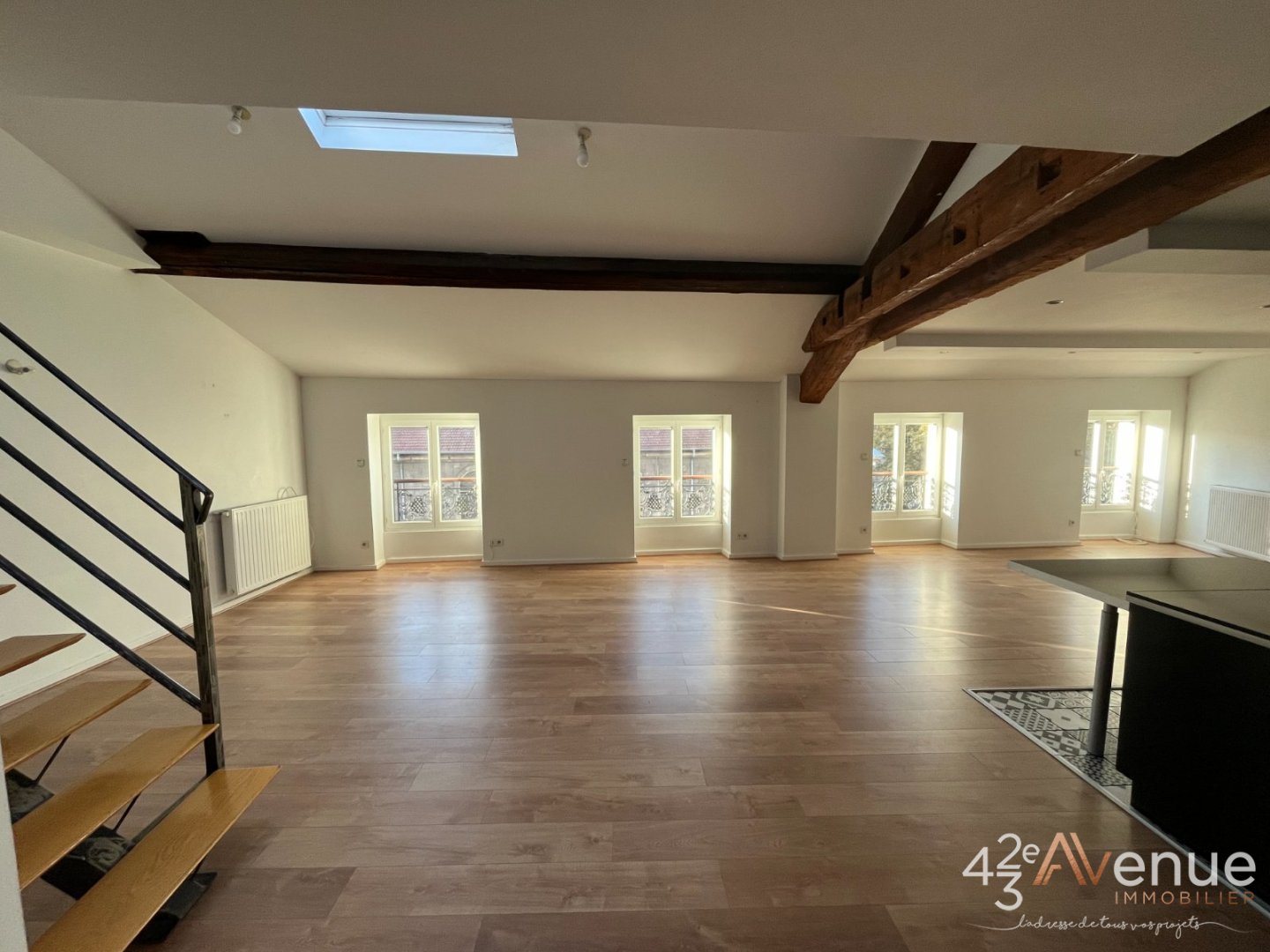 APPARTEMENT T5 A LOUER - ST ETIENNE QUARTIER URSULES - 113.69 m2 - 1�035�&euro; charges comprises par mois