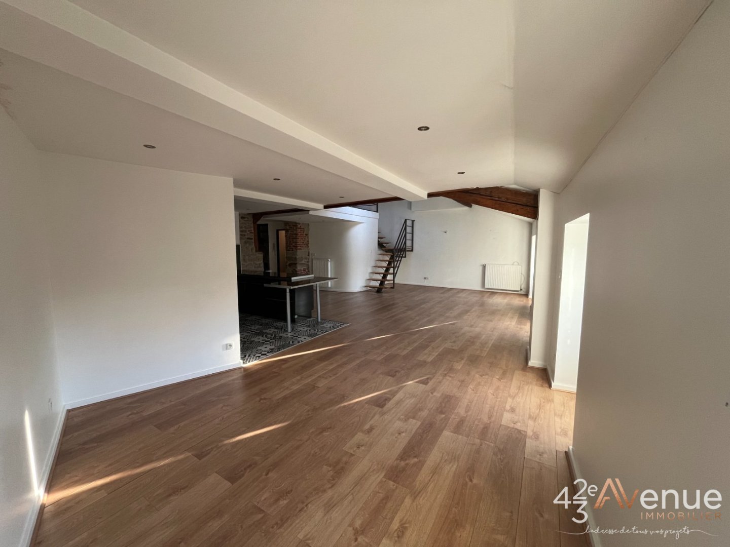 APPARTEMENT T5 A LOUER - ST ETIENNE QUARTIER URSULES - 113.69 m2 - 1�035�&euro; charges comprises par mois