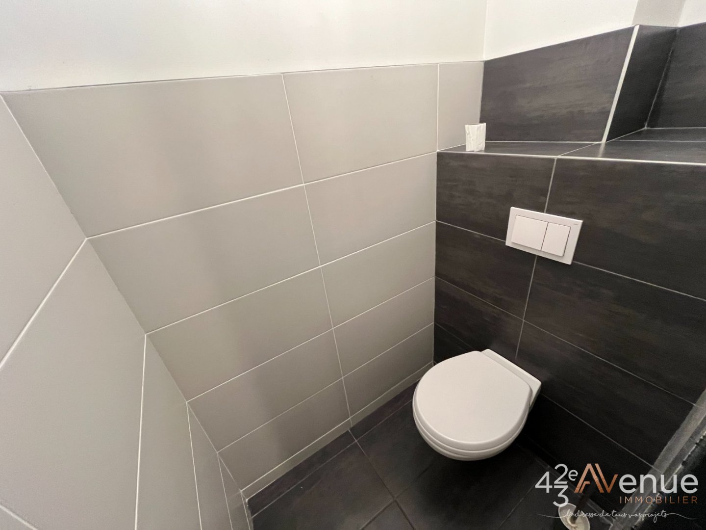 APPARTEMENT T5 A LOUER - ST ETIENNE QUARTIER URSULES - 113.69 m2 - 1�035�&euro; charges comprises par mois