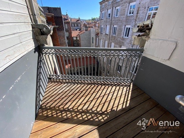 APPARTEMENT T5 A LOUER - ST ETIENNE SECTEUR PIETONS - 103.68 m2 - 960 &euro; charges comprises par mois