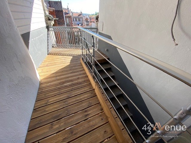 APPARTEMENT T5 A LOUER - ST ETIENNE SECTEUR PIETONS - 103.68 m2 - 960 &euro; charges comprises par mois
