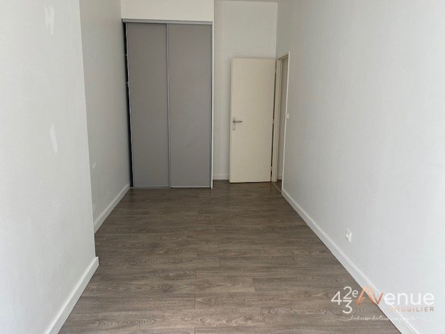 APPARTEMENT T5 A LOUER - ST ETIENNE SECTEUR PIETONS - 103.68 m2 - 960 &euro; charges comprises par mois