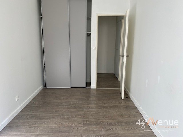 APPARTEMENT T5 A LOUER - ST ETIENNE SECTEUR PIETONS - 103.68 m2 - 960 &euro; charges comprises par mois