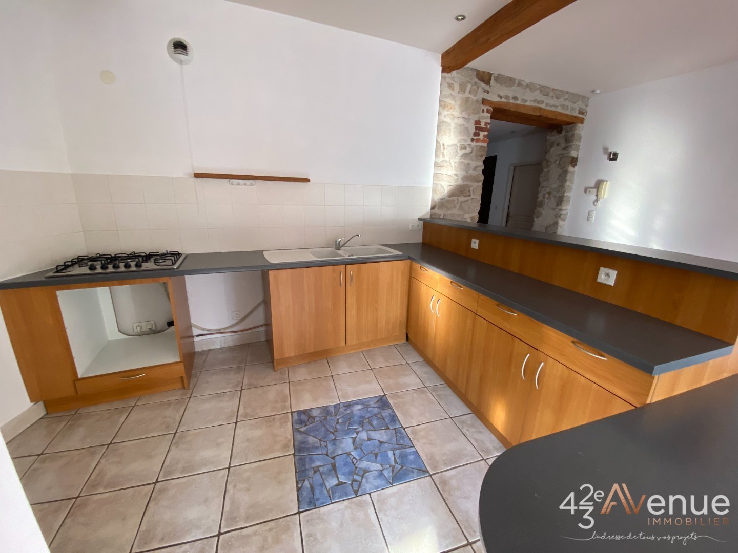 APPARTEMENT T5 A LOUER - ST ETIENNE URSULES/GAMBETTA - 106.7 m2 - 800 € charges comprises par mois