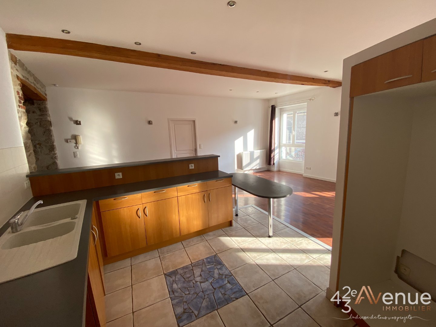 APPARTEMENT T5 A LOUER - ST ETIENNE URSULES/GAMBETTA - 106.7 m2 - 800 € charges comprises par mois