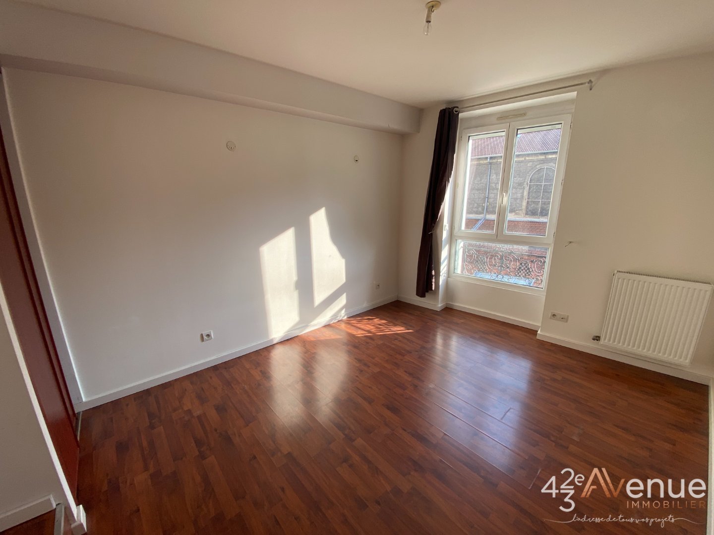 APPARTEMENT T5 A LOUER - ST ETIENNE URSULES/GAMBETTA - 106.7 m2 - 800 € charges comprises par mois
