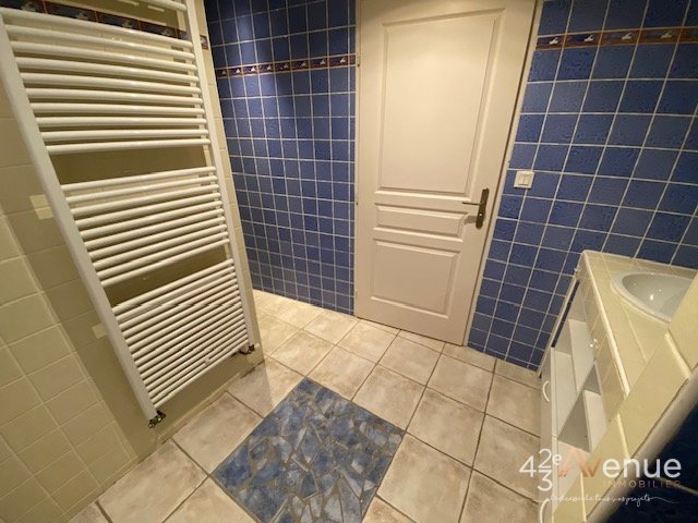 APPARTEMENT T5 A LOUER - ST ETIENNE URSULES/GAMBETTA - 106.7 m2 - 800 € charges comprises par mois