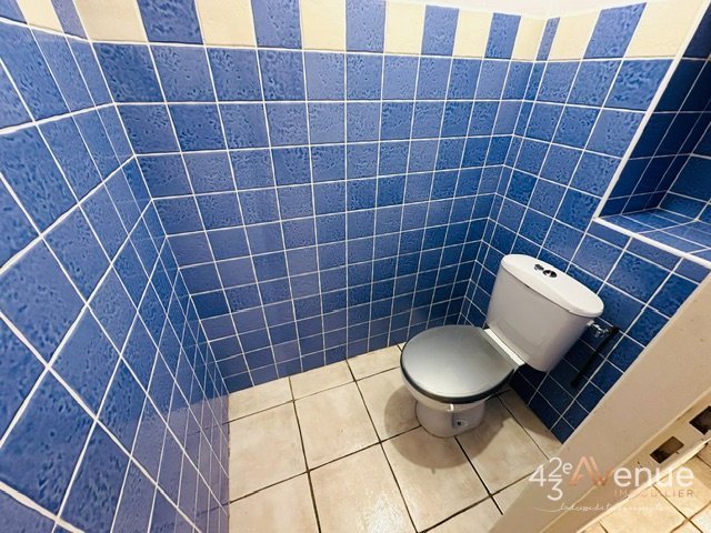 APPARTEMENT T5 - ST ETIENNE URSULES/GAMBETTA - 106.7 m2 - LOU&Eacute;