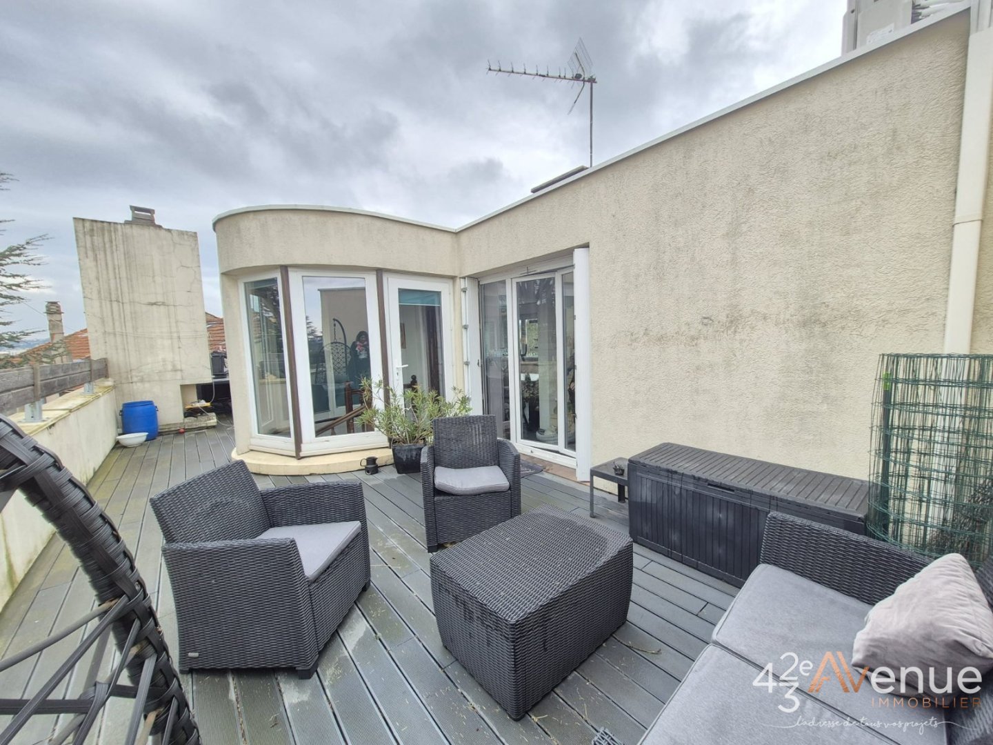 Centre ville de LA TALAUDIERE, duplex F5 de 152m, terrasse de 36m
