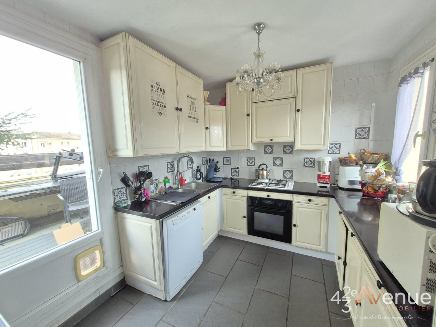 Centre ville de LA TALAUDIERE, duplex F5 de 152m, terrasse de 36m