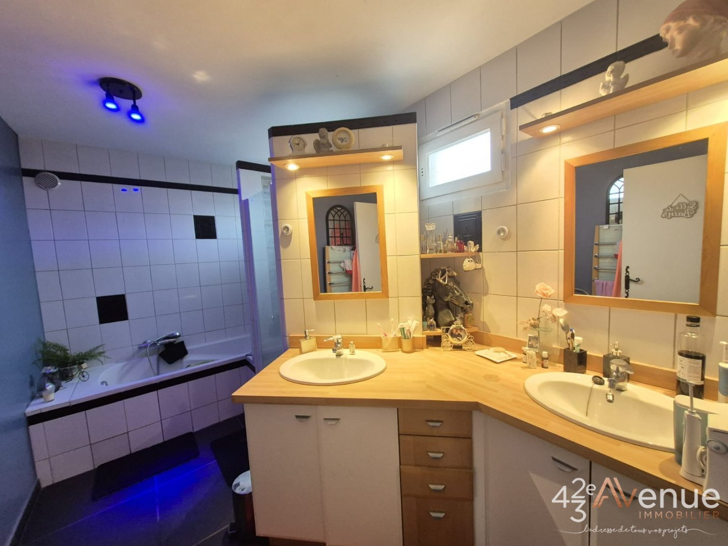 Centre ville de LA TALAUDIERE, duplex F5 de 152m, terrasse de 36m