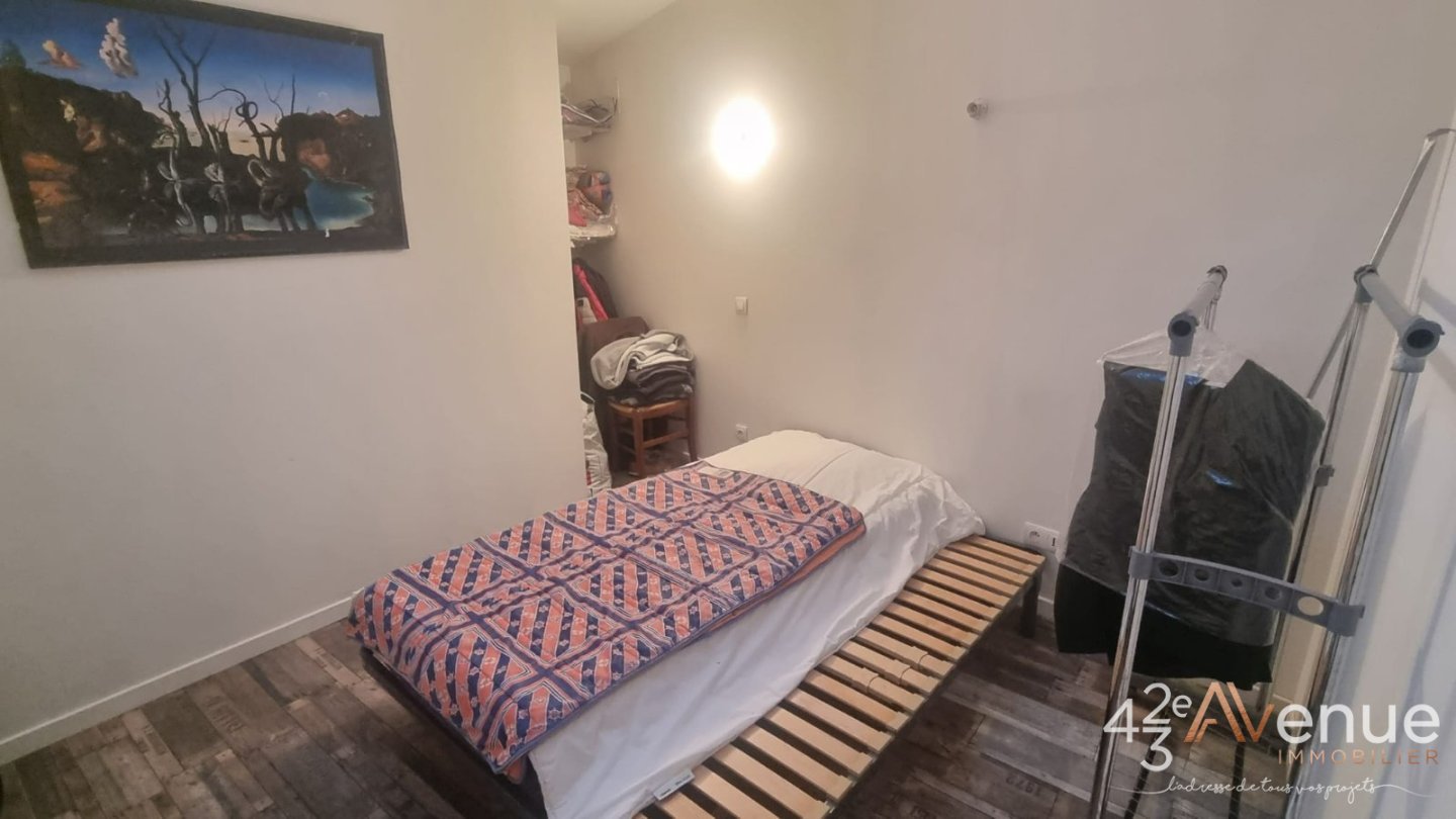 Grand appartement F5 de 270m,Terrasse de 70m, places privative en sous-sol