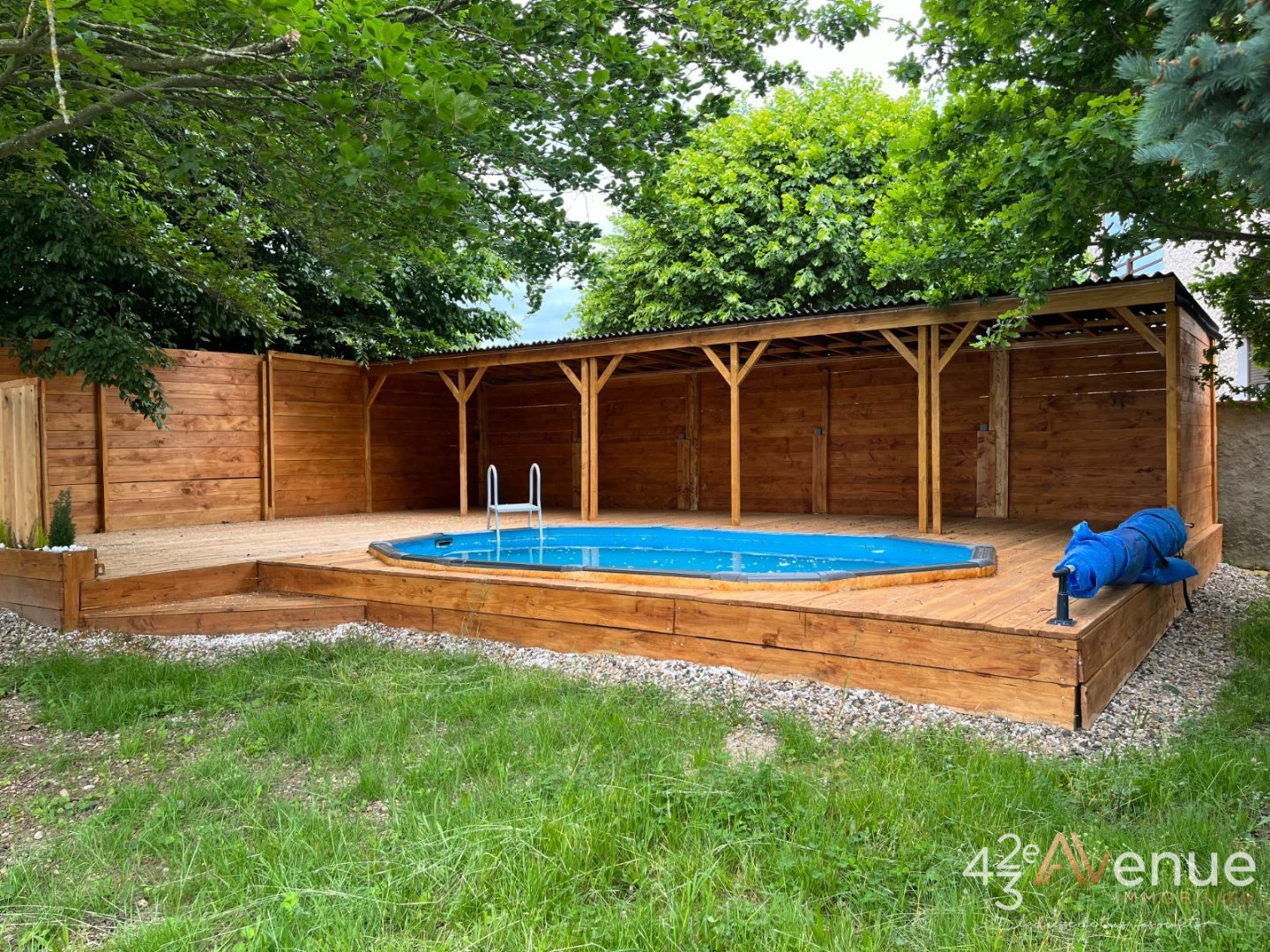 APPARTEMENT T5 - ST CYPRIEN - 115 m2 - 257000€