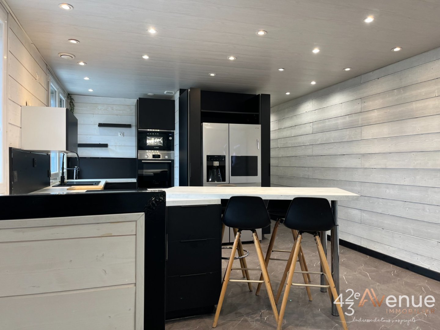 APPARTEMENT T5 - ST CYPRIEN - 115 m2 - 257000€