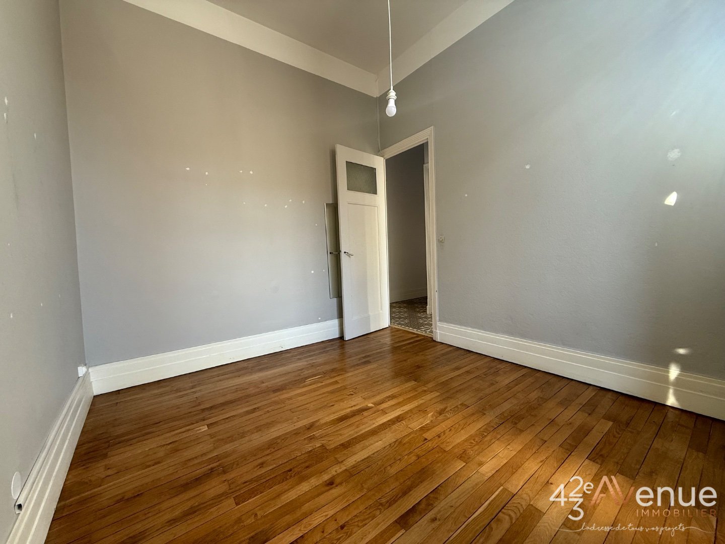 APPARTEMENT T5 A VENDRE - ST ETIENNE Albert Thomas - 141.09 m2 - 199000€