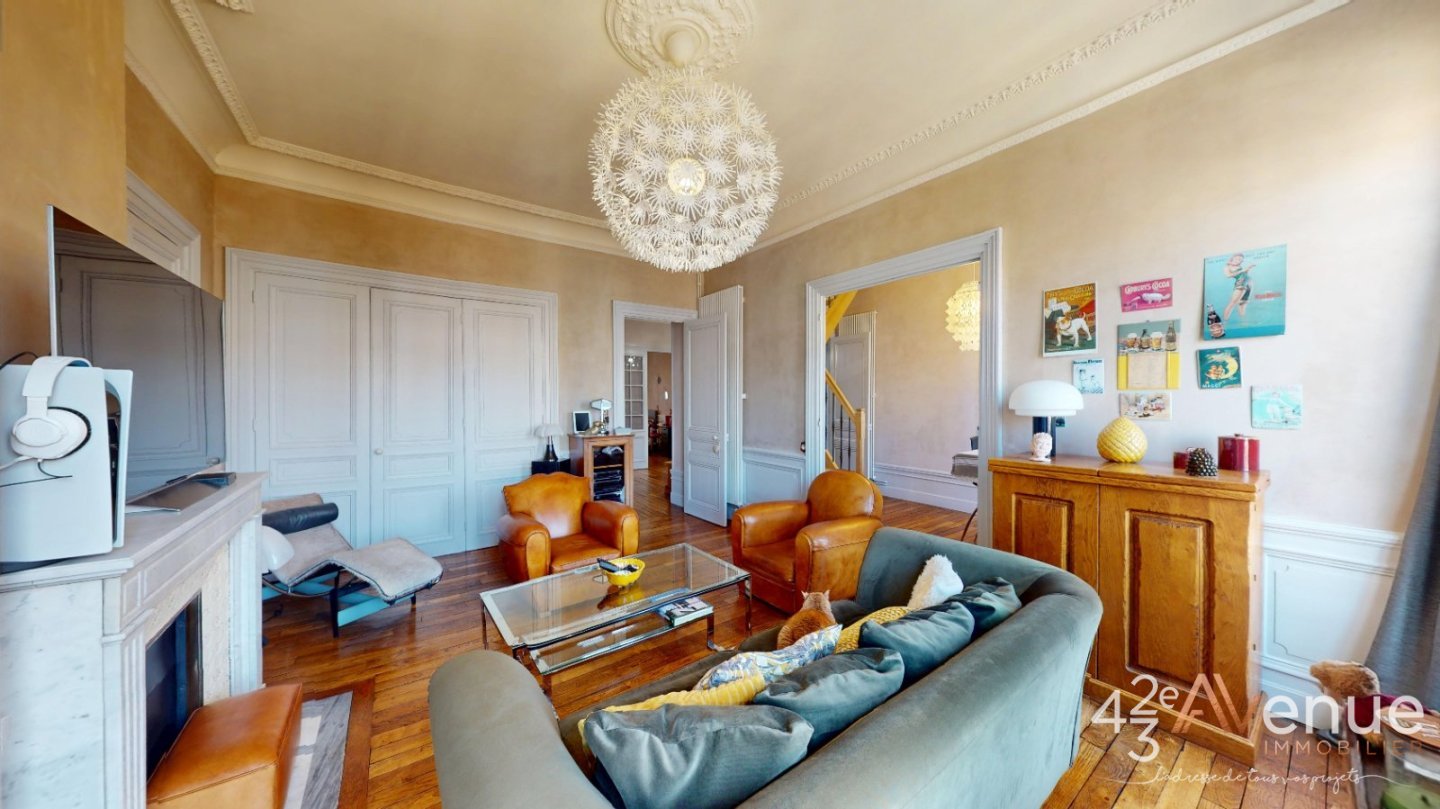 APPARTEMENT T5 A VENDRE - ST ETIENNE BADOUILLERE - 130.16 m2 - 232 000 &euro;