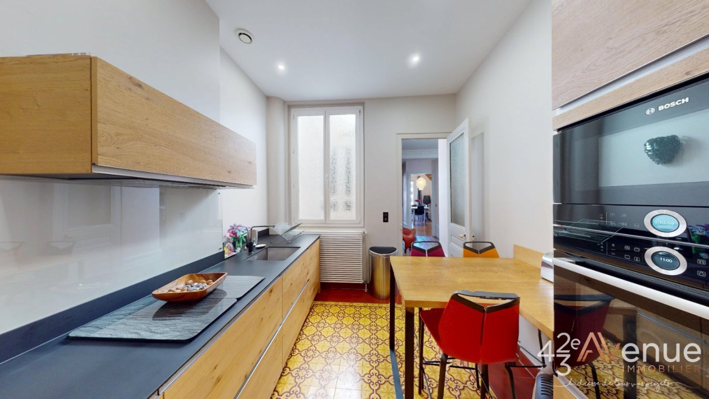 APPARTEMENT T5 A VENDRE - ST ETIENNE BADOUILLERE - 130.16 m2 - 232 000 &euro;
