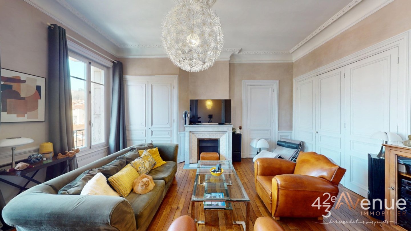 APPARTEMENT T5 A VENDRE - ST ETIENNE BADOUILLERE - 130.16 m2 - 232 000 &euro;