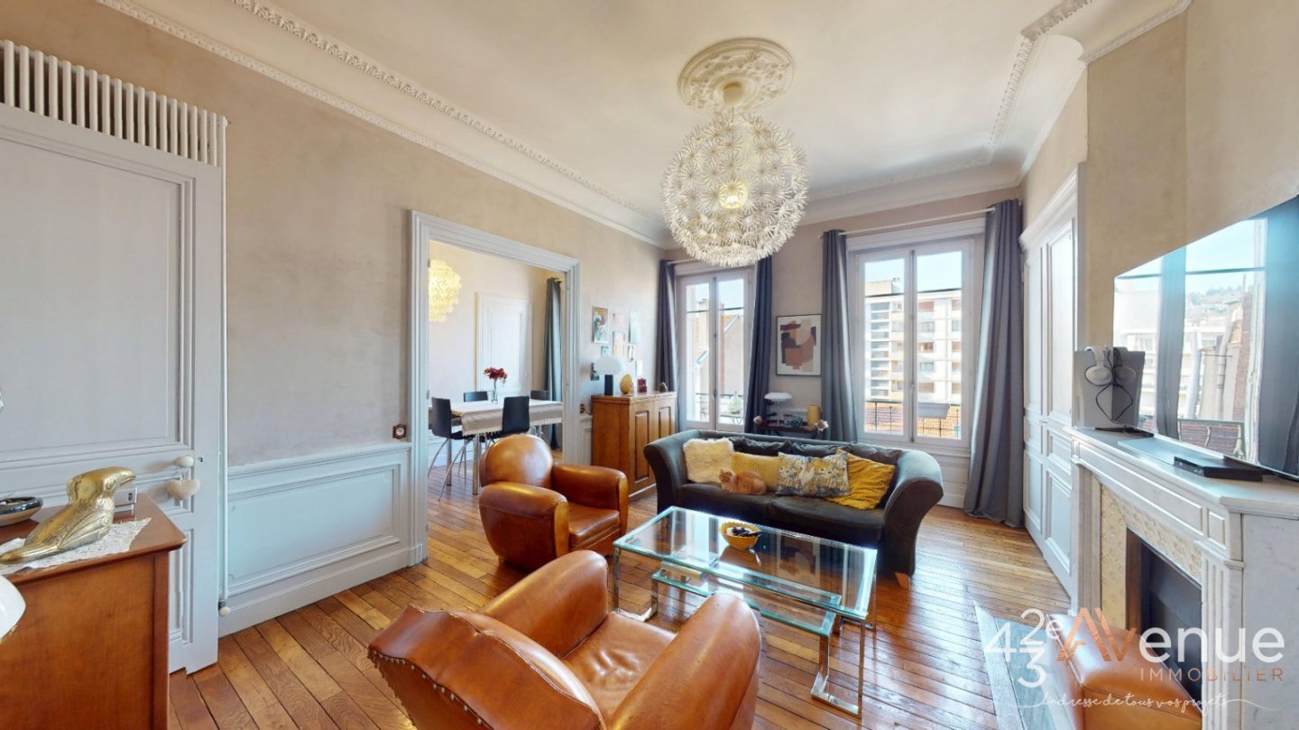 APPARTEMENT T5 A VENDRE - ST ETIENNE BADOUILLERE - 130.16 m2 - 232 000 &euro;