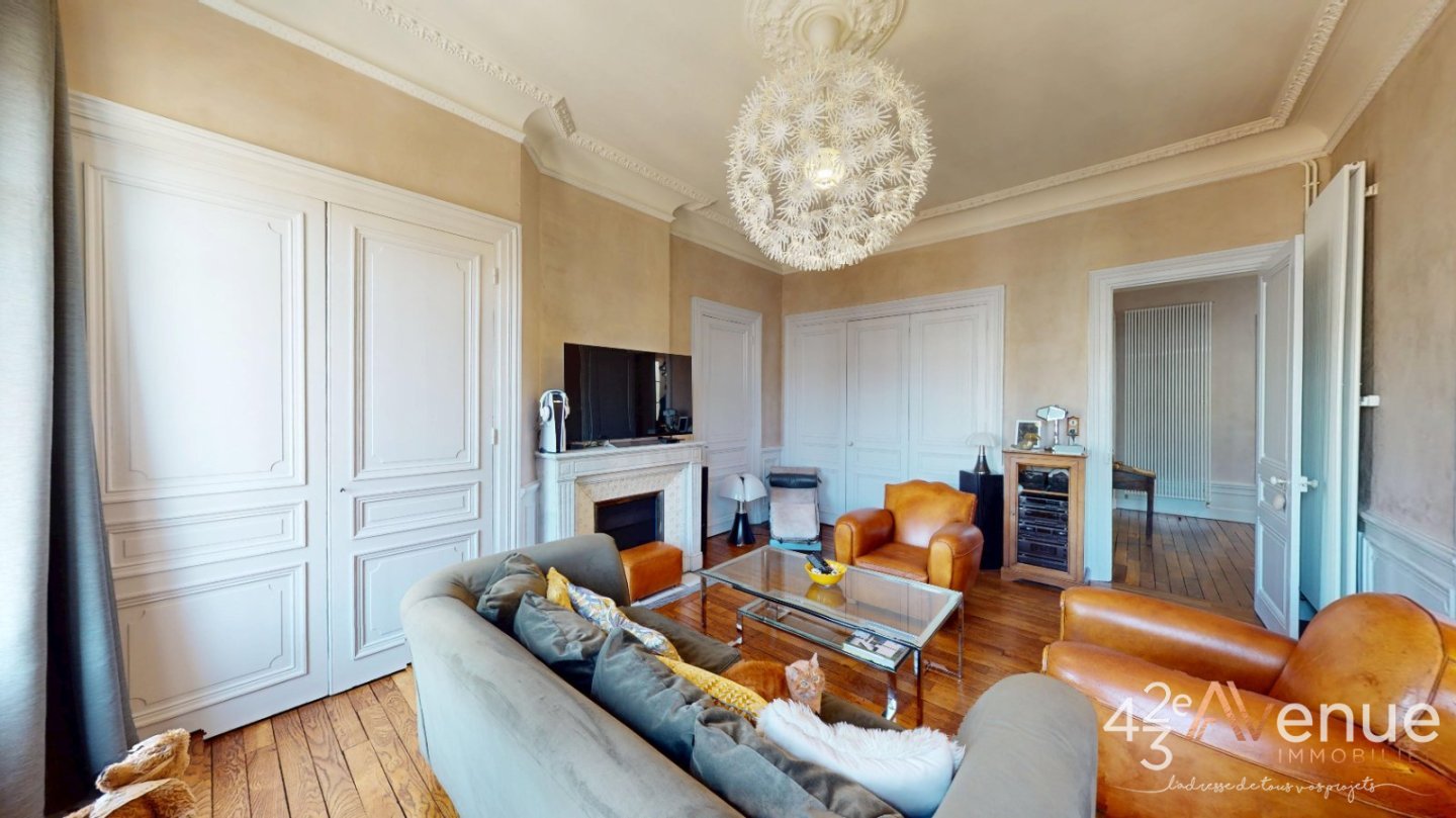 APPARTEMENT T5 A VENDRE - ST ETIENNE BADOUILLERE - 130.16 m2 - 232 000 &euro;