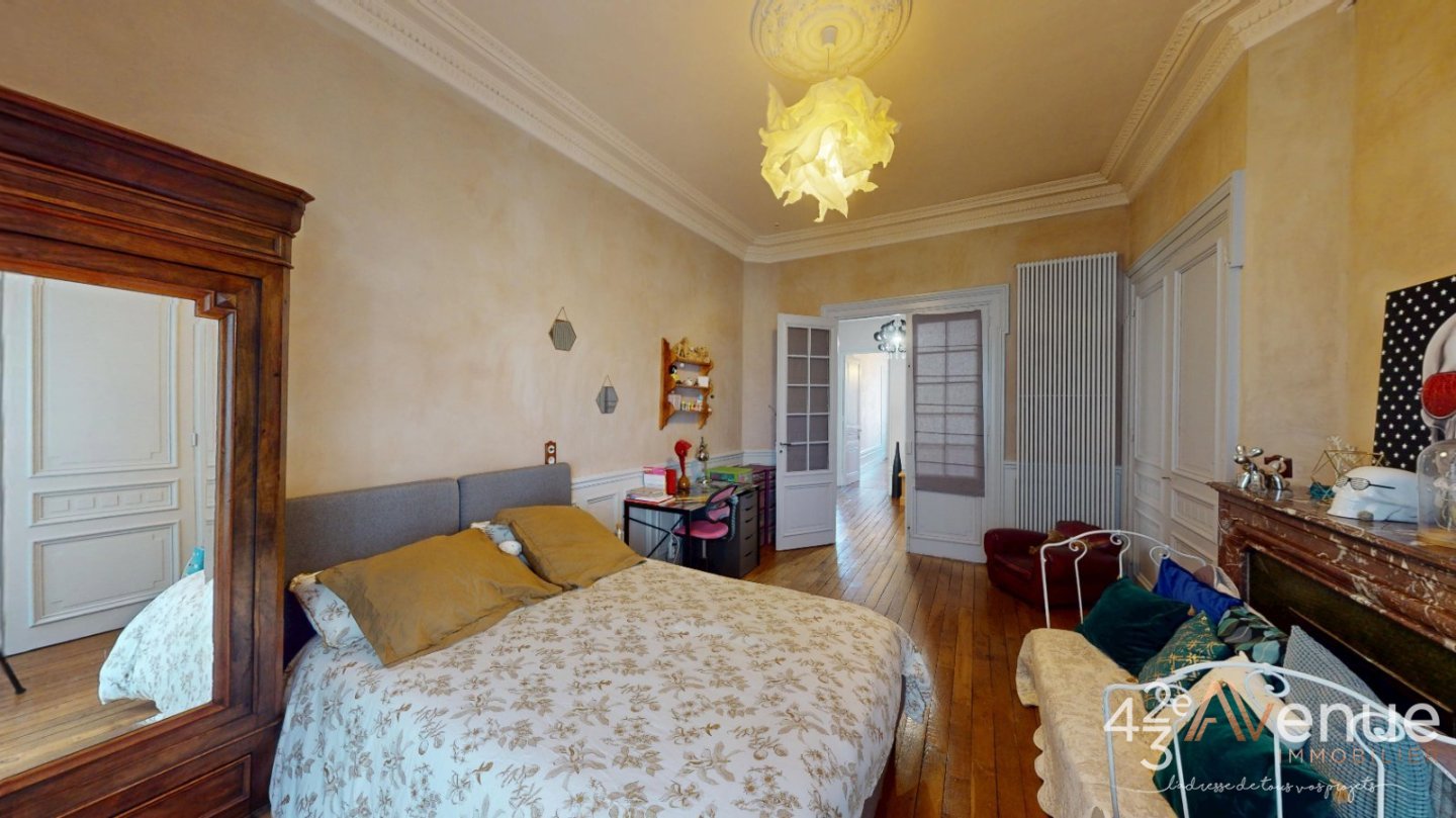 APPARTEMENT T5 A VENDRE - ST ETIENNE BADOUILLERE - 130.16 m2 - 232 000 &euro;