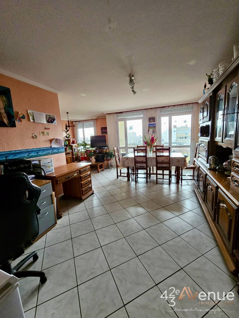 APPARTEMENT T5 A VENDRE - ST ETIENNE BELLEVUE - 106.59 m2 - 114000€
