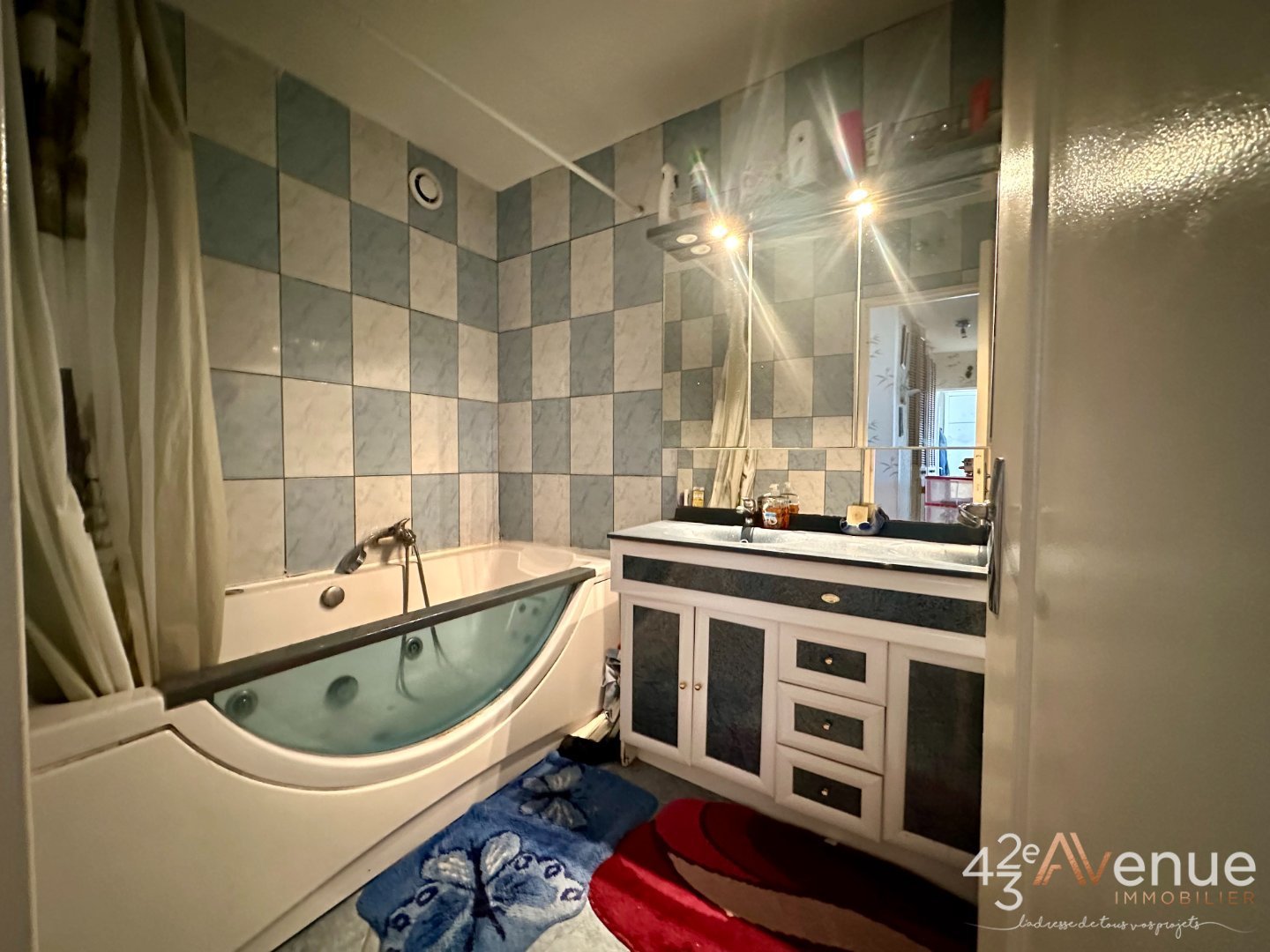 APPARTEMENT T5 A VENDRE - ST ETIENNE BELLEVUE - 106.59 m2 - 114 000 €