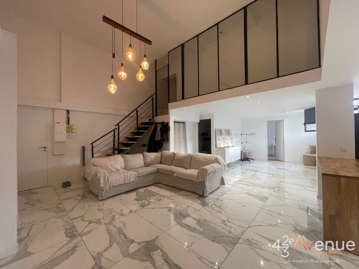 APPARTEMENT T5 A VENDRE - ST ETIENNE BELLEVUE - 136.14 m2 - 195 000 &euro;