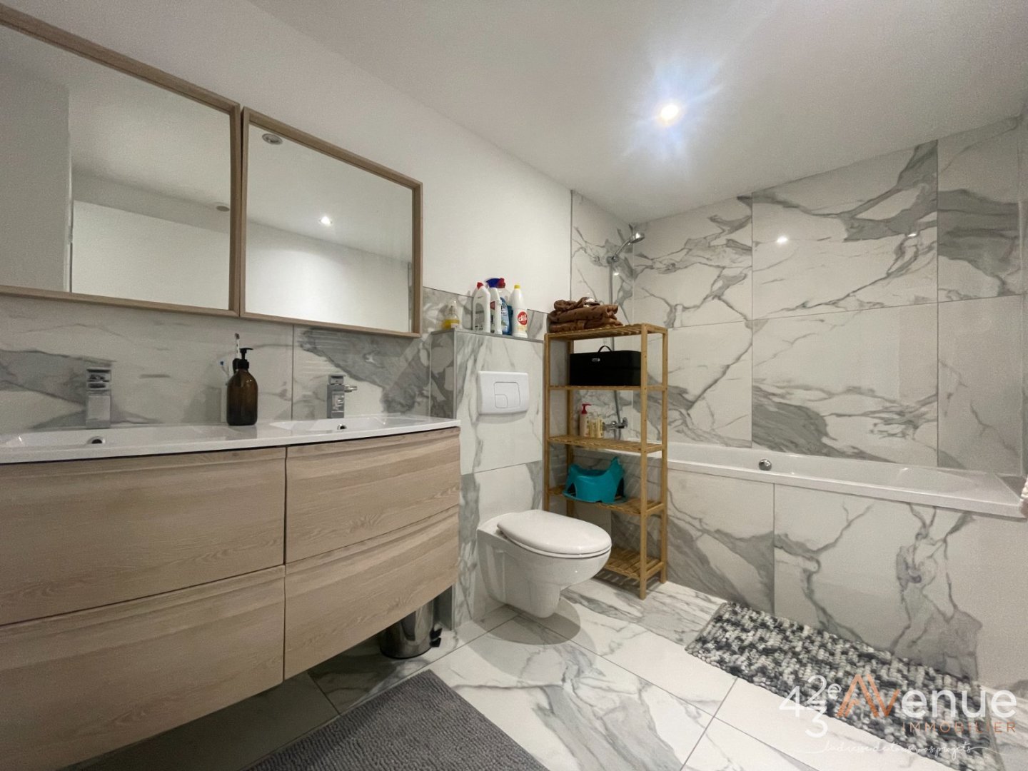 APPARTEMENT T5 A VENDRE - ST ETIENNE BELLEVUE - 136.14 m2 - 195 000 &euro;