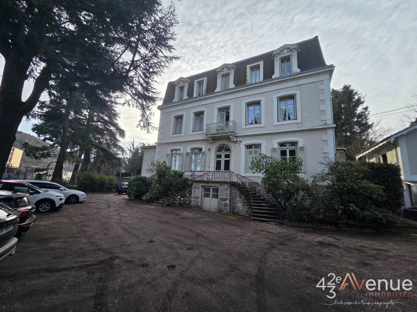 APPARTEMENT T5 A VENDRE - ST ETIENNE BELLEVUE - 128.42 m2 - 230�000�&euro;